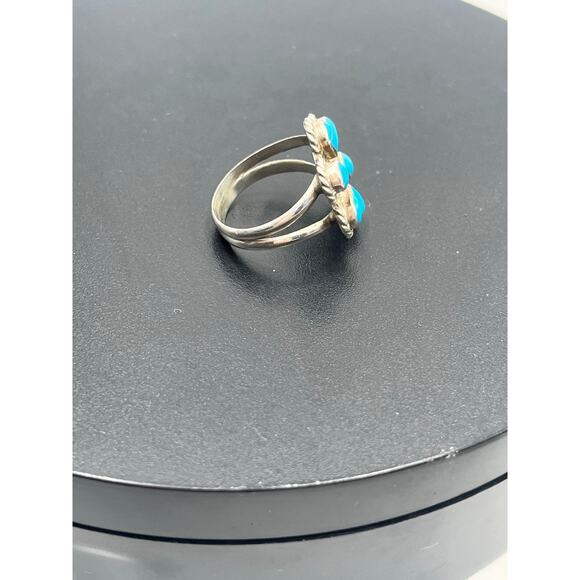 Geraldine Paquine GP Zuni Sterling Silver Blue Turquoise Ring
Petit Point Sz 8 - Picture 5 of 11